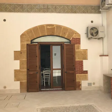 Dimora Tipica בית הארחה